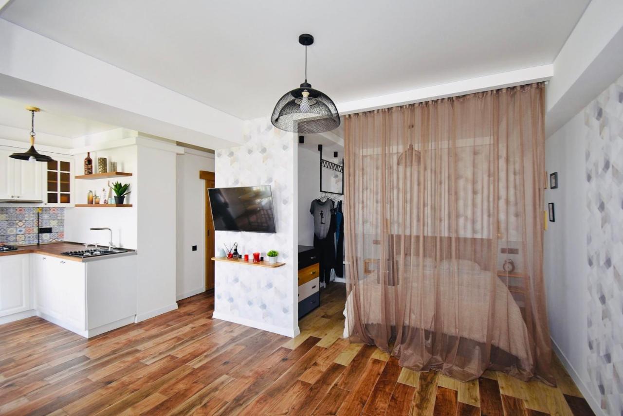 Magical Studio At Republic Square Apartamento Ereván Exterior foto